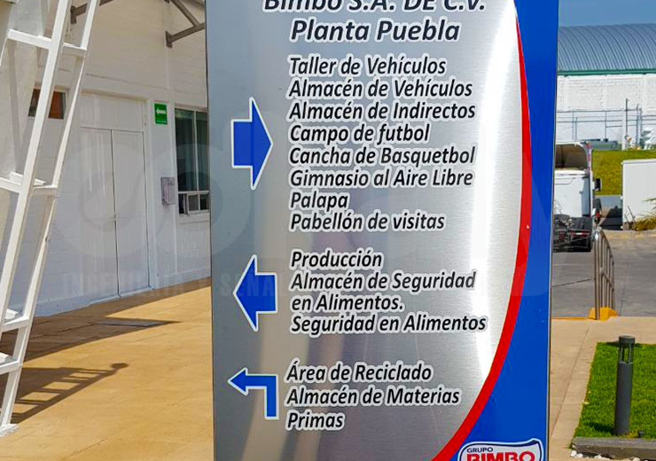 Letreros y tótems en acero