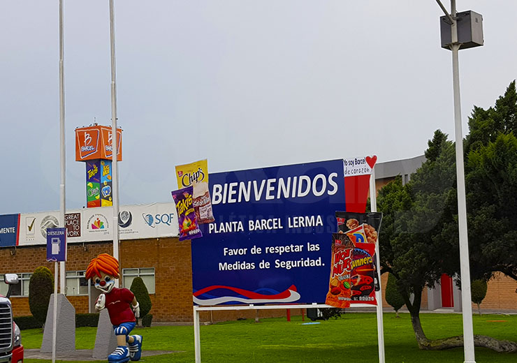 Letreros y tótems en acero
